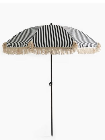 Ρίγες με χαρακτήρα: Πώς να φορέσετε το πιο ρετρό trend το καλοκαίρι του 2025 8