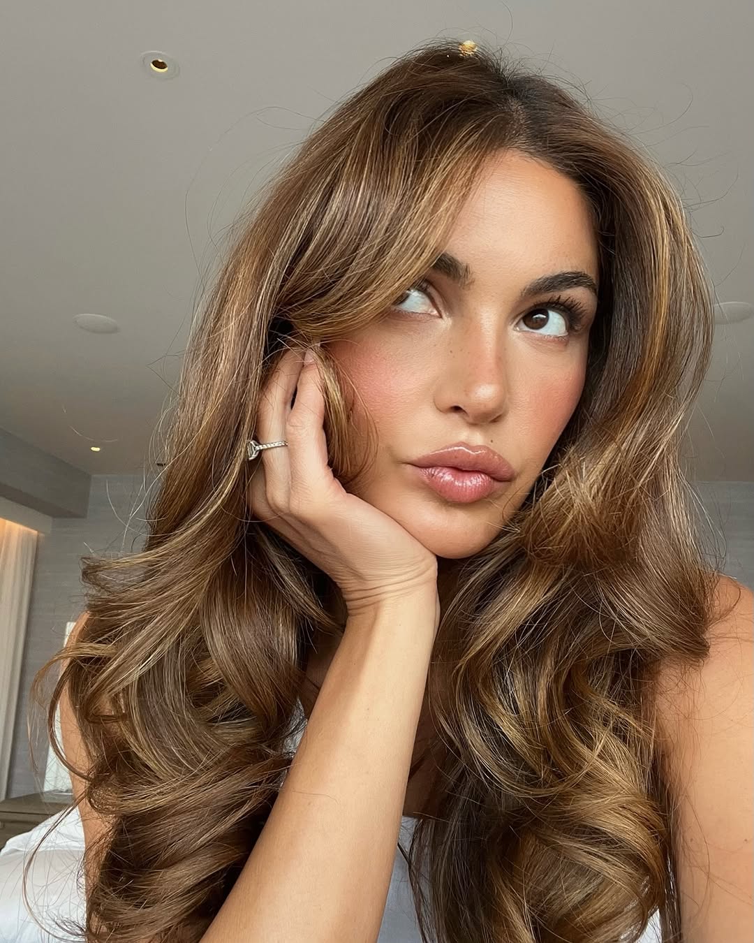 Δώστε όγκο στα μαλλιά σας με αυτά τα απλά βήματα 3