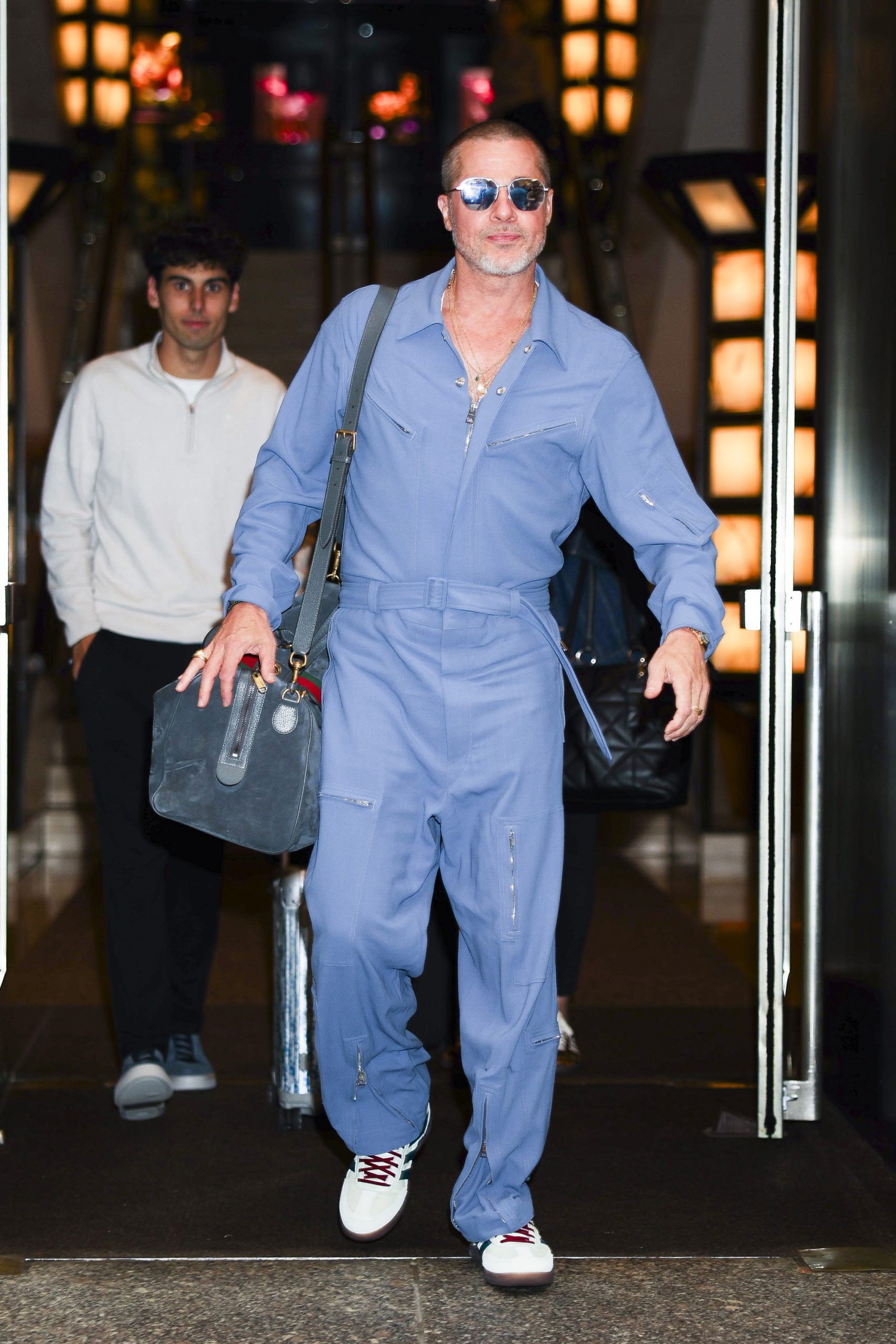 Brad Pitt: H εμφάνιση με ολόσωμη φόρμα που επιβεβαιώνει ότι είναι fashion icon 2