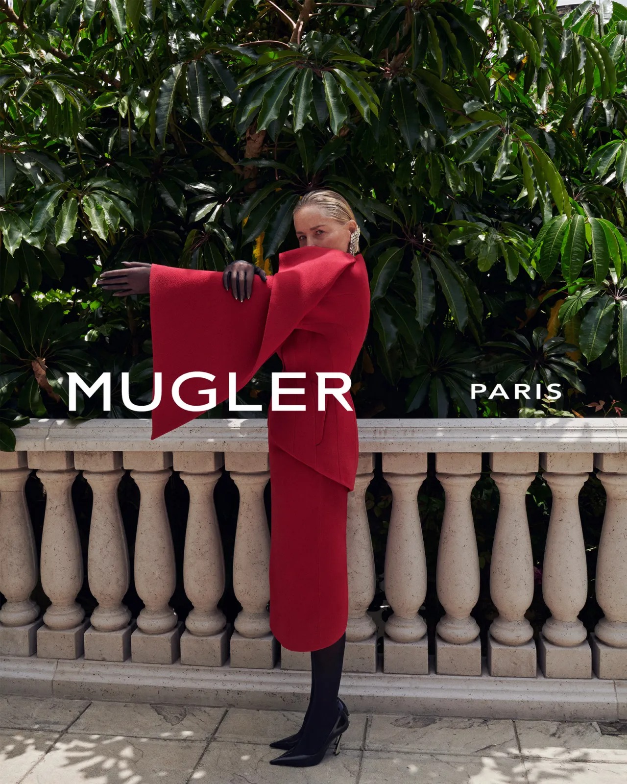 Sharon Stone: Πρωταγωνιστεί στη νέα καμπάνια Mugler και εντυπωσιάζει 2