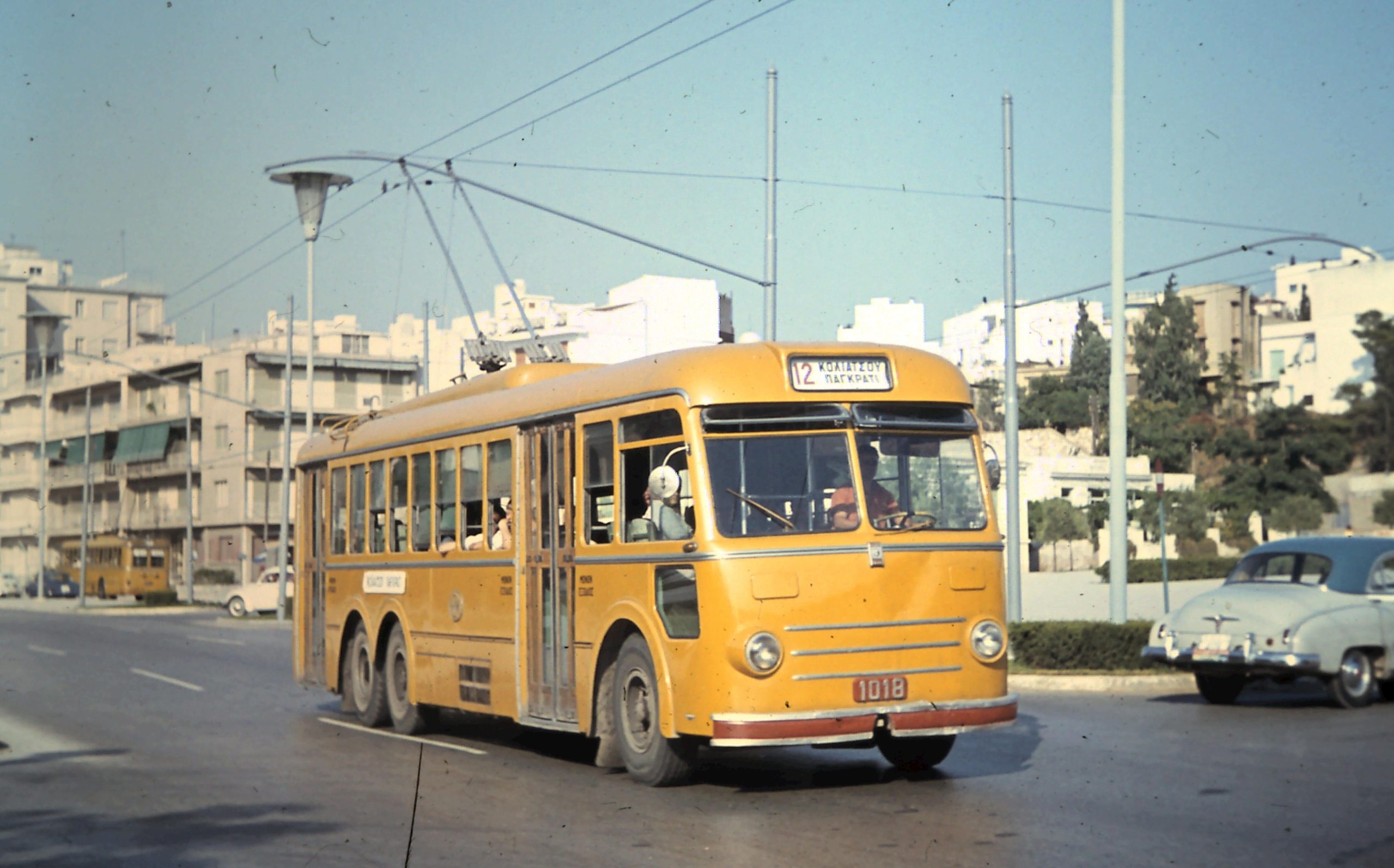 Τα τρόλεϊ φεύγουν, τα τρολ μένουν 1