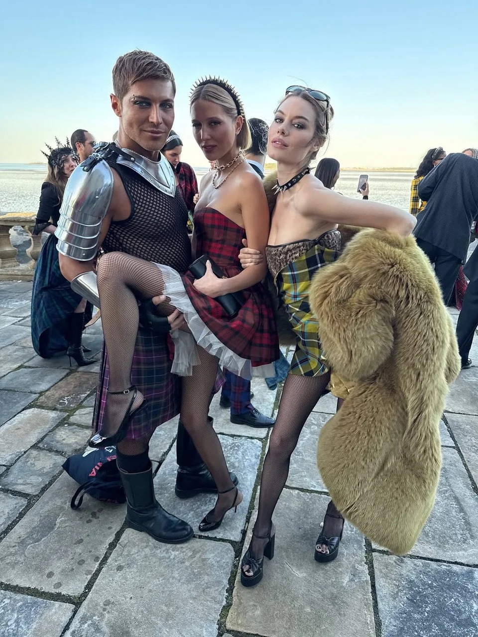 Ηλέκτρα Νιάρχου: Το θεματικό πάρτι γενεθλίων της σε σκωτσέζικο κάστρο με κιλτ φούστες και καρό φορέματα 7