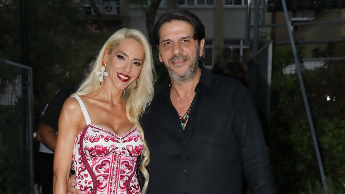 Ελμίνα Κοπελούζου & Κωνσταντής Σπυρόπουλος: Το εκθαμβωτικό ζευγάρι που έκλεψε τις εντυπώσεις στη συναυλία του Σάκη Ρουβά 1