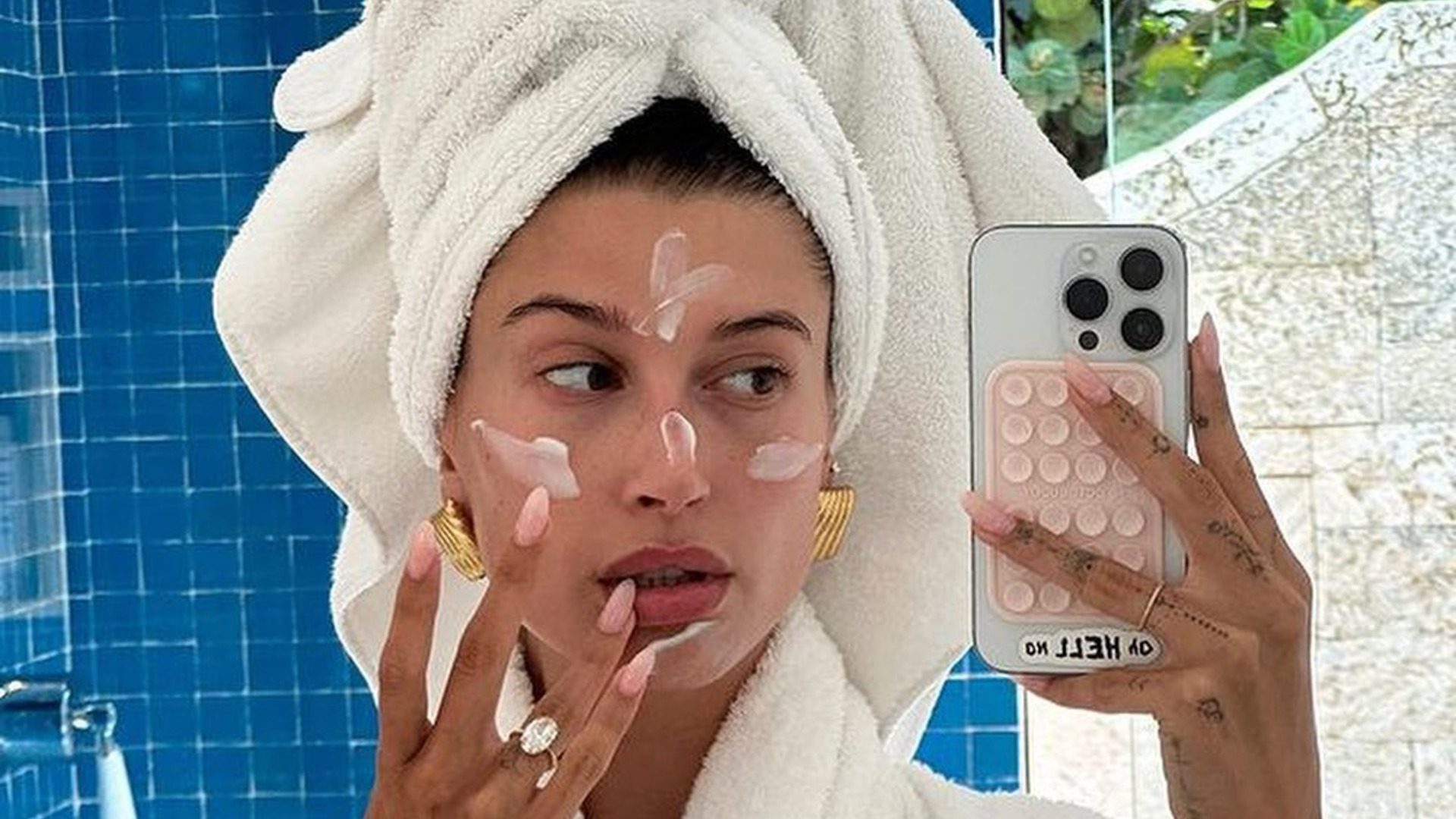 Rosewater nails: Το μανικιούρ που λατρεύουν όλα τα it girls αυτό το καλοκαίρι 1