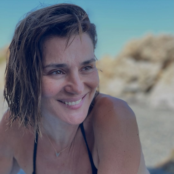 Η Μαρία Ναυπλιώτου αγκαλιάζει τον Αύγουστο χωρίς φίλτρα 3