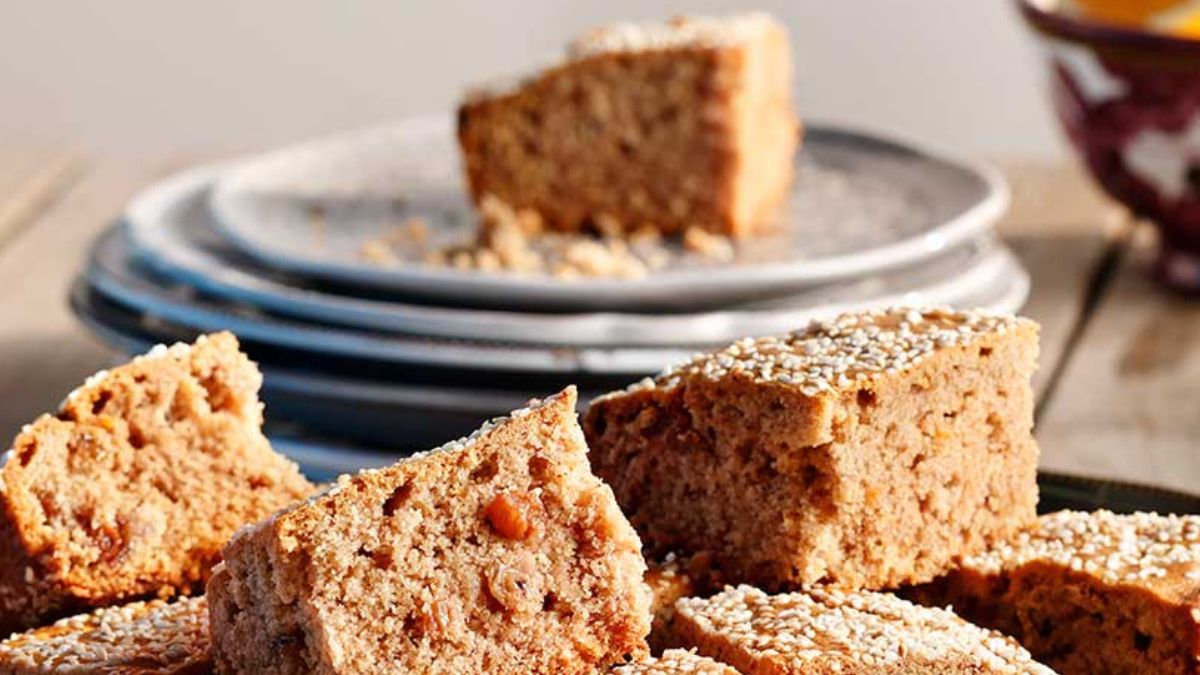 Αφράτη φανουρόπιτα από την Αργυρώ Μπαρμπαρίγου – Εύκολη και πεντανόστιμη 1