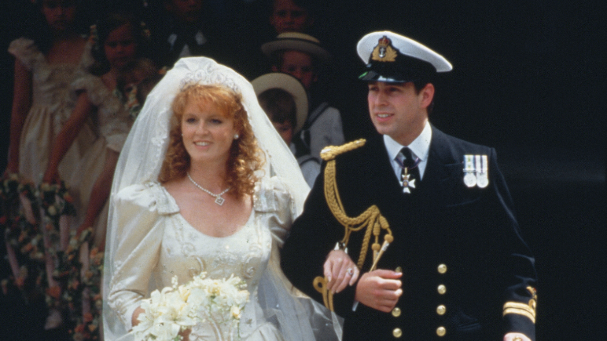 Ο πρίγκιπας Andrew απάτησε τη Sarah Ferguson τουλάχιστον με 12 γυναίκες τον πρώτο χρόνο του γάμου τους 1