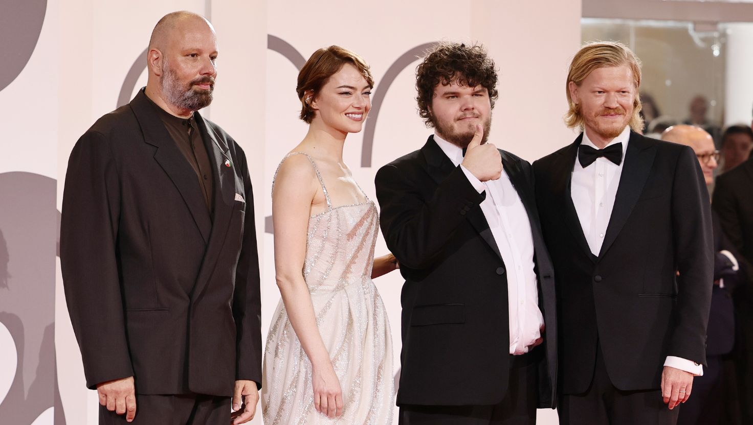 Αποθέωση για τον Γιώργο Λάνθιμο και τα «Bugonia» – Τα δάκρυα χαράς από την Emma Stone και το 7λεπτο χειροκρότημα 1