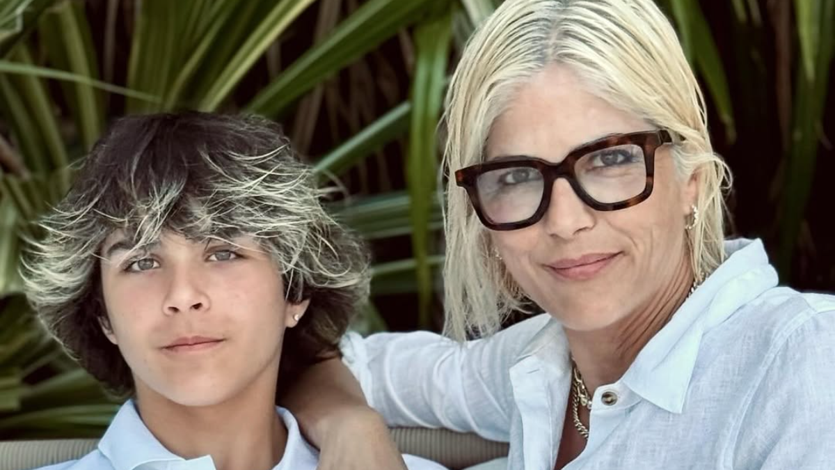 Η Selma Blair εξηγεί γιατί απολαμβάνει ότι ο γιος της έχει μπει στην εφηβεία 1