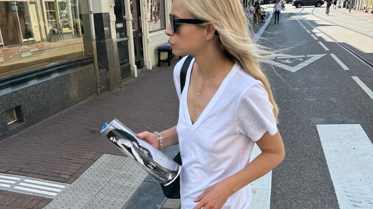 Αυτό το κλασικό σχέδιο τοπ επιστρέφει για να φορεθεί με όλα 1