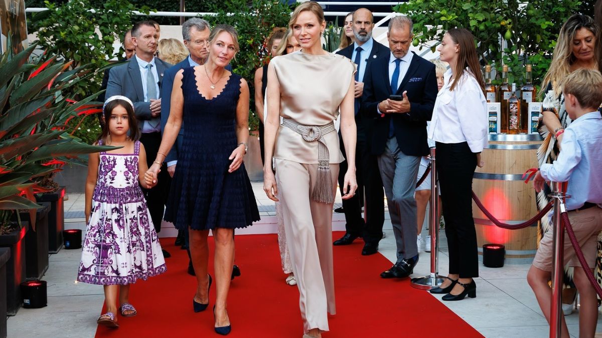 Πριγκίπισσα Charlene: Με ολομέταξο σύνολο που μόνο εκείνη μπορούσε να υποστηρίξει 1