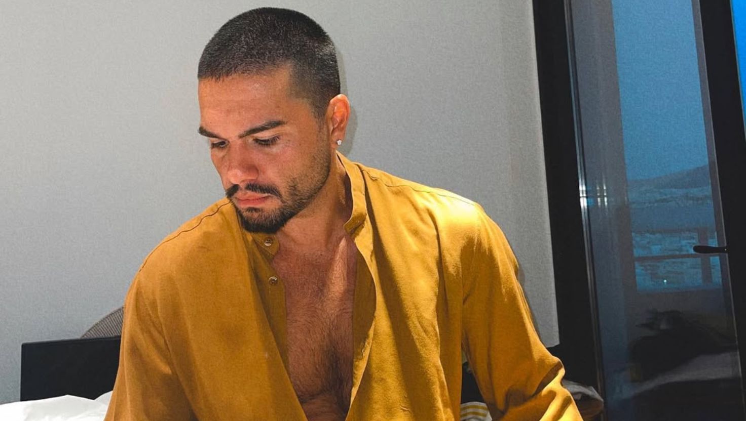 Χρήστος Μάστορας: Τραγουδά την «Αστερομάτα» με τις κόρες του Λευτέρη Πετρούνια – Το τρυφερό βίντεο 1