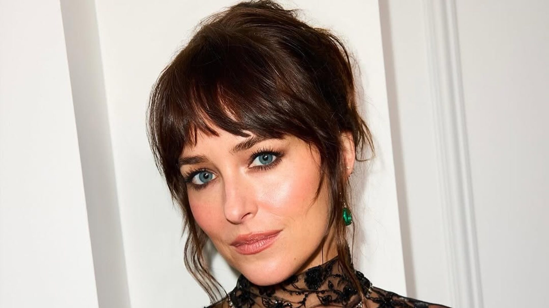 Dakota Johnson: Φόρεσε το πιο όμορφο nail color για φθινοπωρινό mani 1