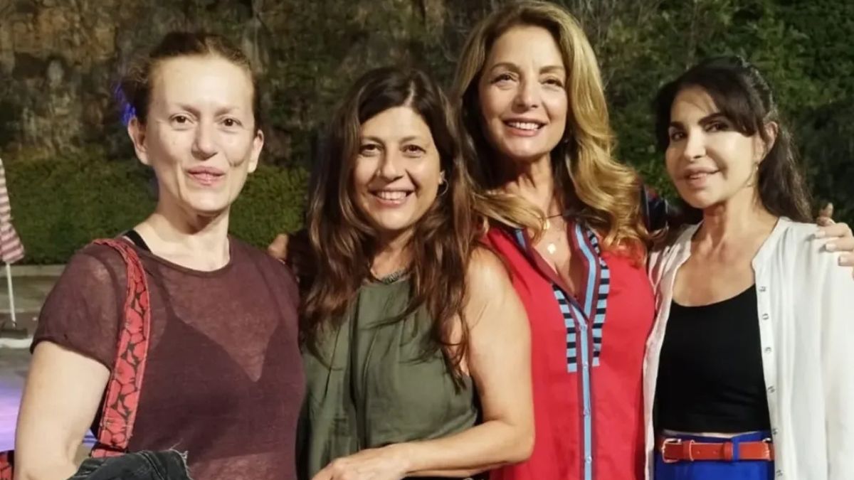 «Συγκλονιστική» – Η Άντζελα Γκερέκου αποθεώνει τη Λυδία από τη «Γη της Ελιάς» στη θεατρική σκηνή 1