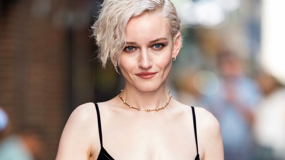 Η Julia Garner το επιβεβαίωσε: Θα ενσαρκώσει τη Madonna 1