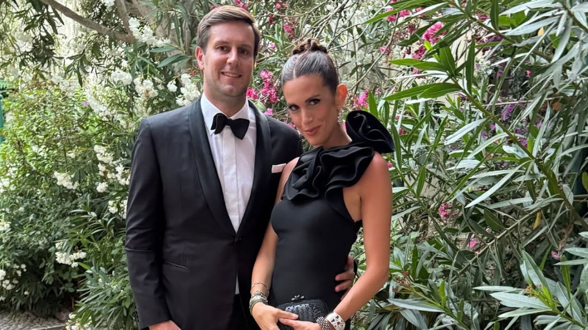 Αναστασία Καίσαρη: Η λαμπερή εμφάνιση με τον σύζυγό της σε βραδινή έξοδο – Το total black look που εντυπωσίασε 1