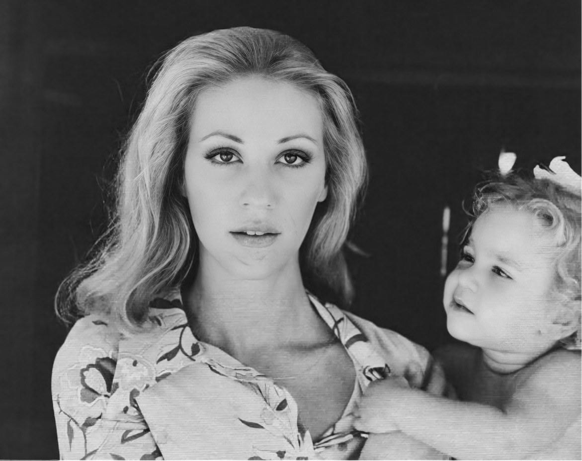 Ταξίδι στο χρόνο- Η Ζωή Λάσκαρη με τη Τζέλλα Φίνου το 1970 1