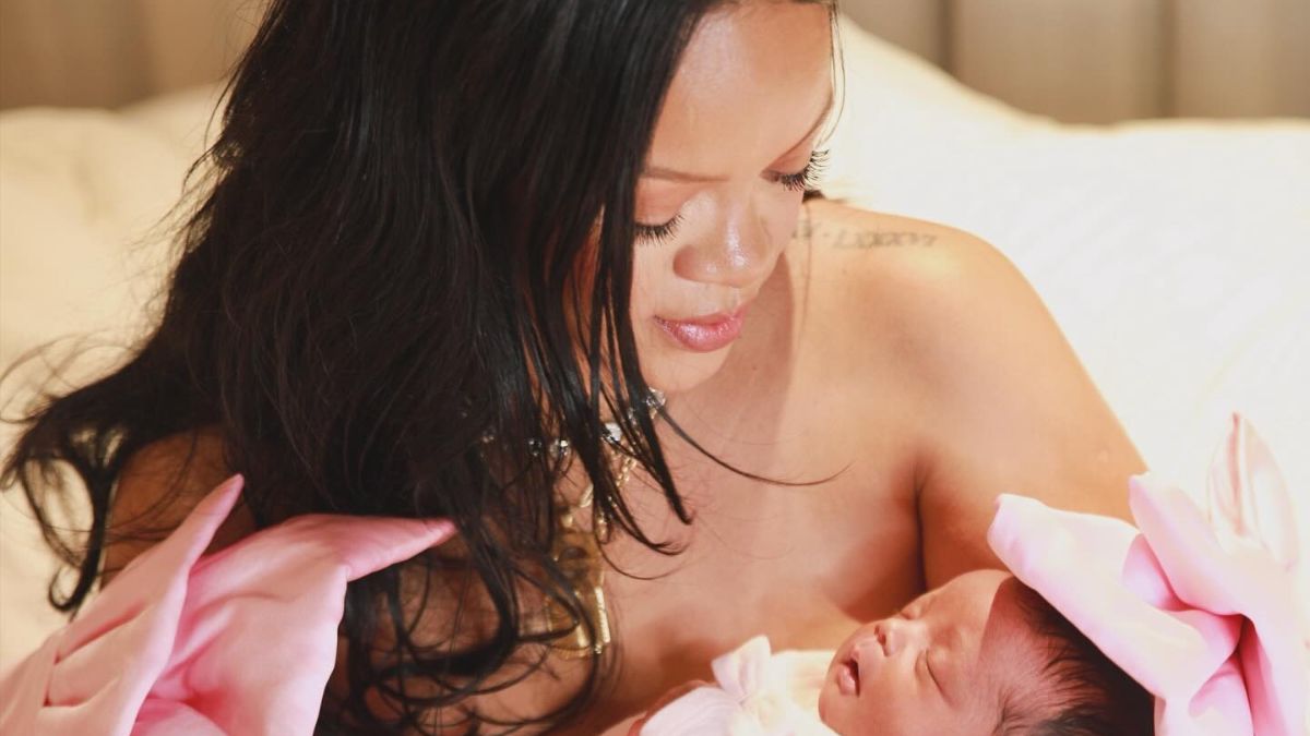 Η Rihanna έφερε στον κόσμο την πρώτη της κόρη – Η φωτογραφία και το όνομα της μικρής 1