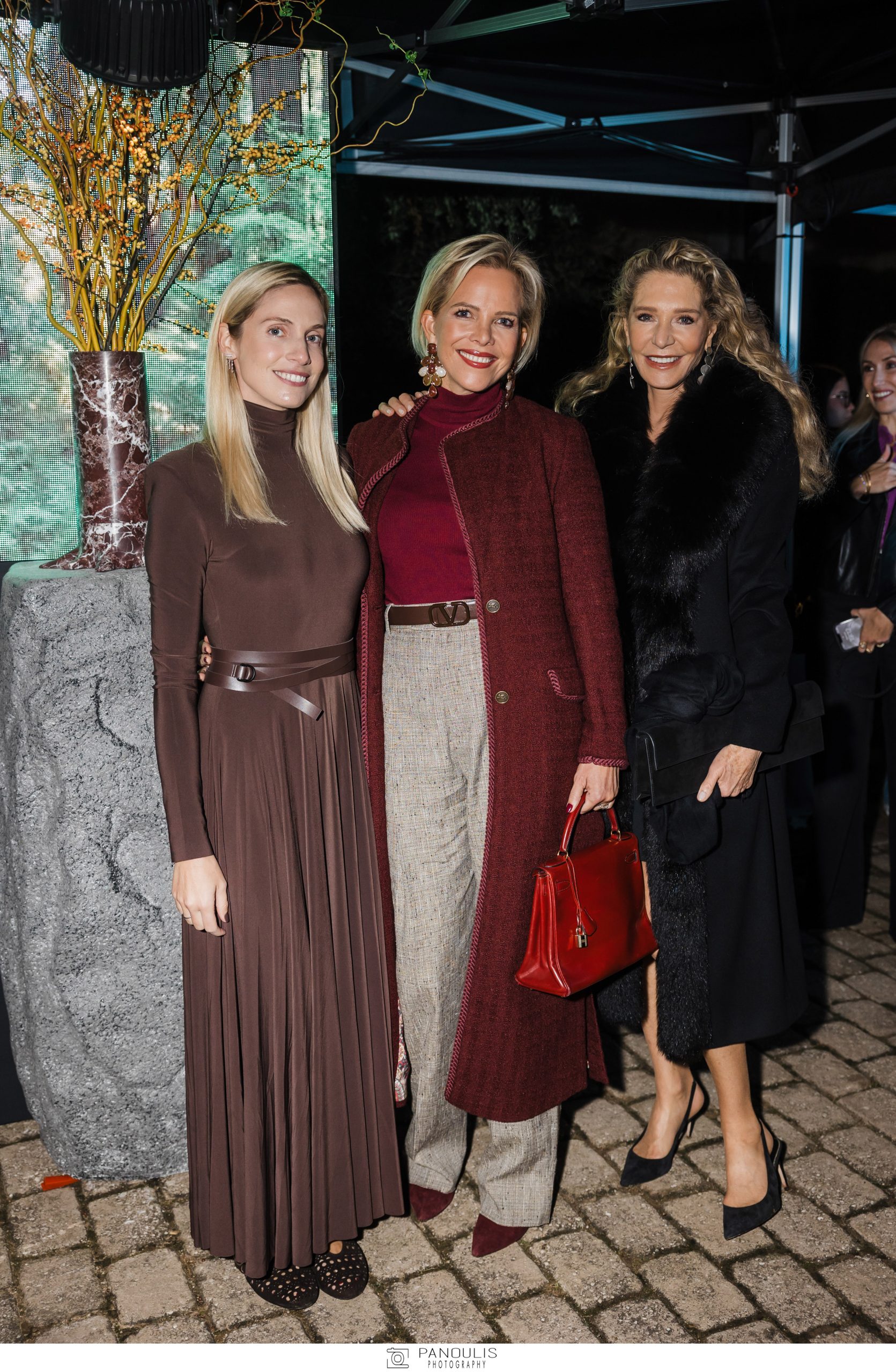 Έμιλυ Βαφειά – Οι λαμπερές προσωπικότητες που βρέθηκαν στην παρουσίαση της έκθεσής της με τίτλο «Στοιχεία» 4