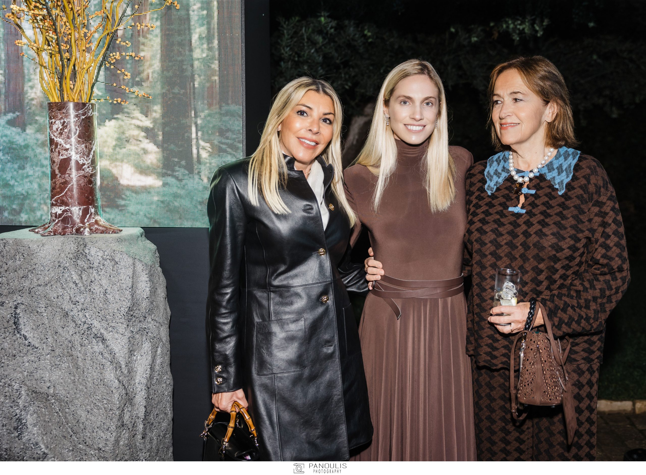 Έμιλυ Βαφειά – Οι λαμπερές προσωπικότητες που βρέθηκαν στην παρουσίαση της έκθεσής της με τίτλο «Στοιχεία» 5