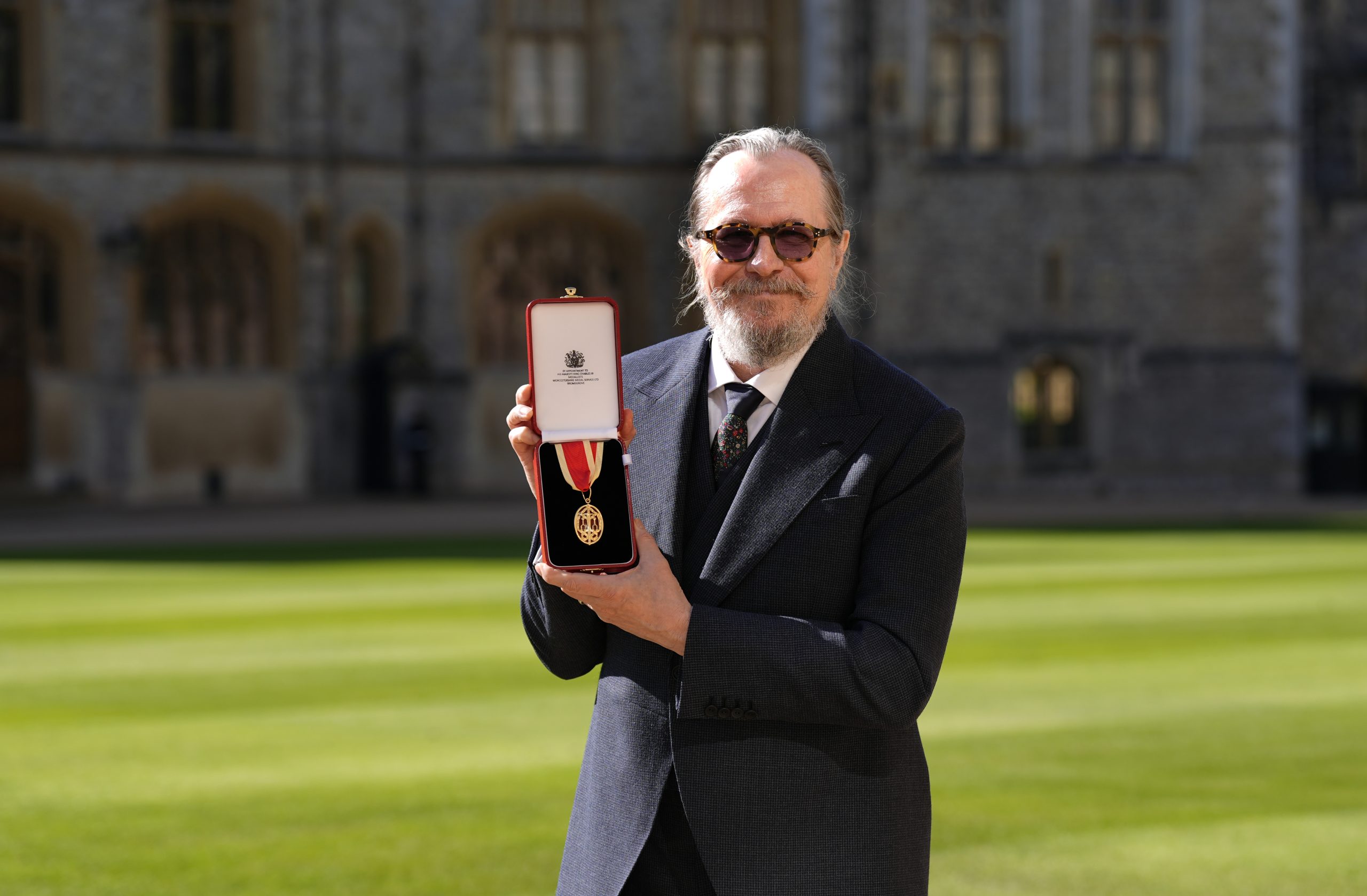 Sir Gary Oldman: Ο βραβευμένος ηθοποιός του Χόλιγουντ τιμήθηκε με το αξίωμα του ιππότη από τον πρίγκιπα William 1