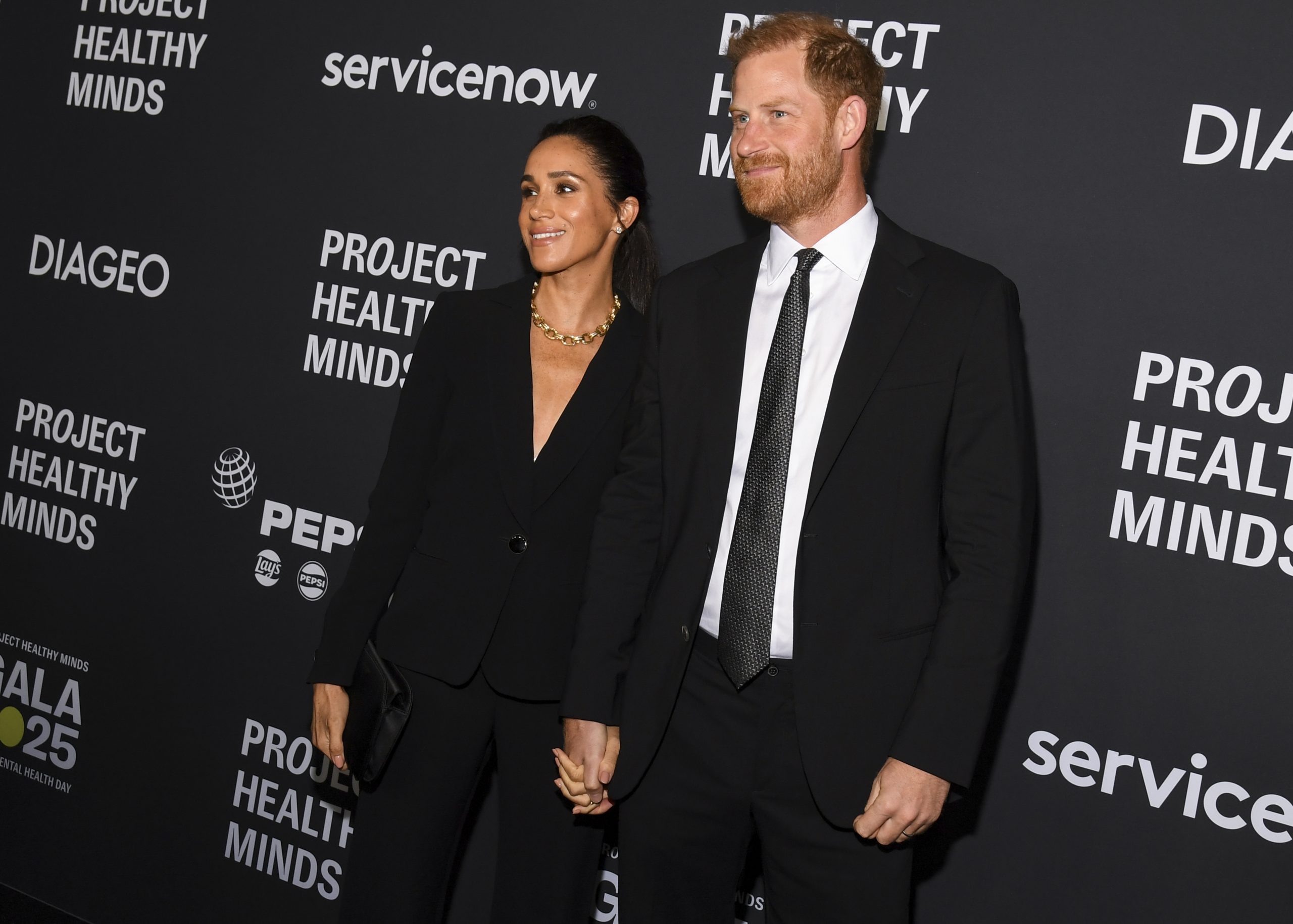 Πρίγκιπας Harry και Meghan Markle στο κόκκινο χαλί της Νέας Υόρκης για το βραβείο Humanitarians of the Year» 1