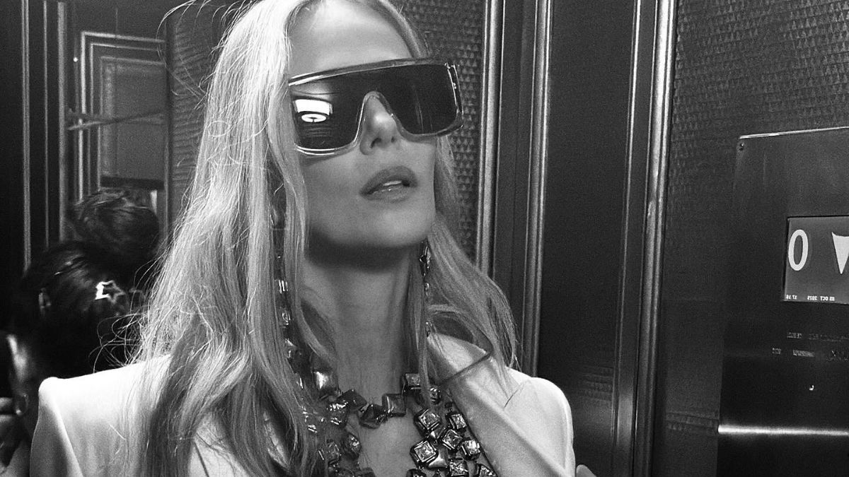 Charlize Theron: Η εκθαμβωτική επανεμφάνιση στο Παρίσι με Givenchy, με τοπ που θύμιζε κόσμημα 1