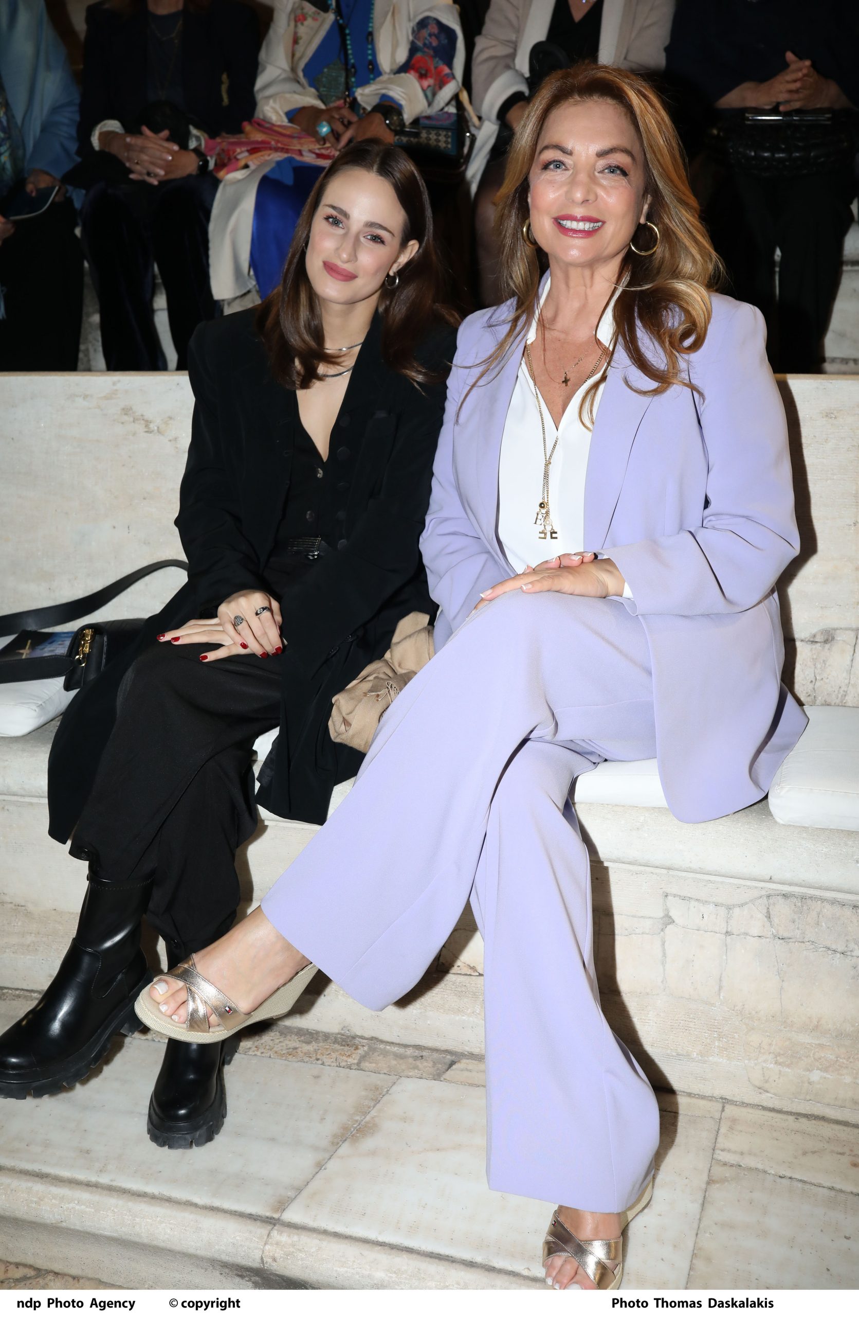 Άντζελα Γκερέκου: Η κομψή εμφάνιση στο Ηρώδειο με την κόρη της 2