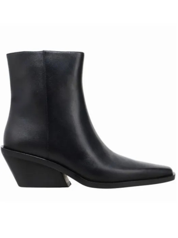 Οι cowboy boots επιστρέφουν -Πώς να τις φορέσετε το 2025, plus, οι ωραιότερες 8