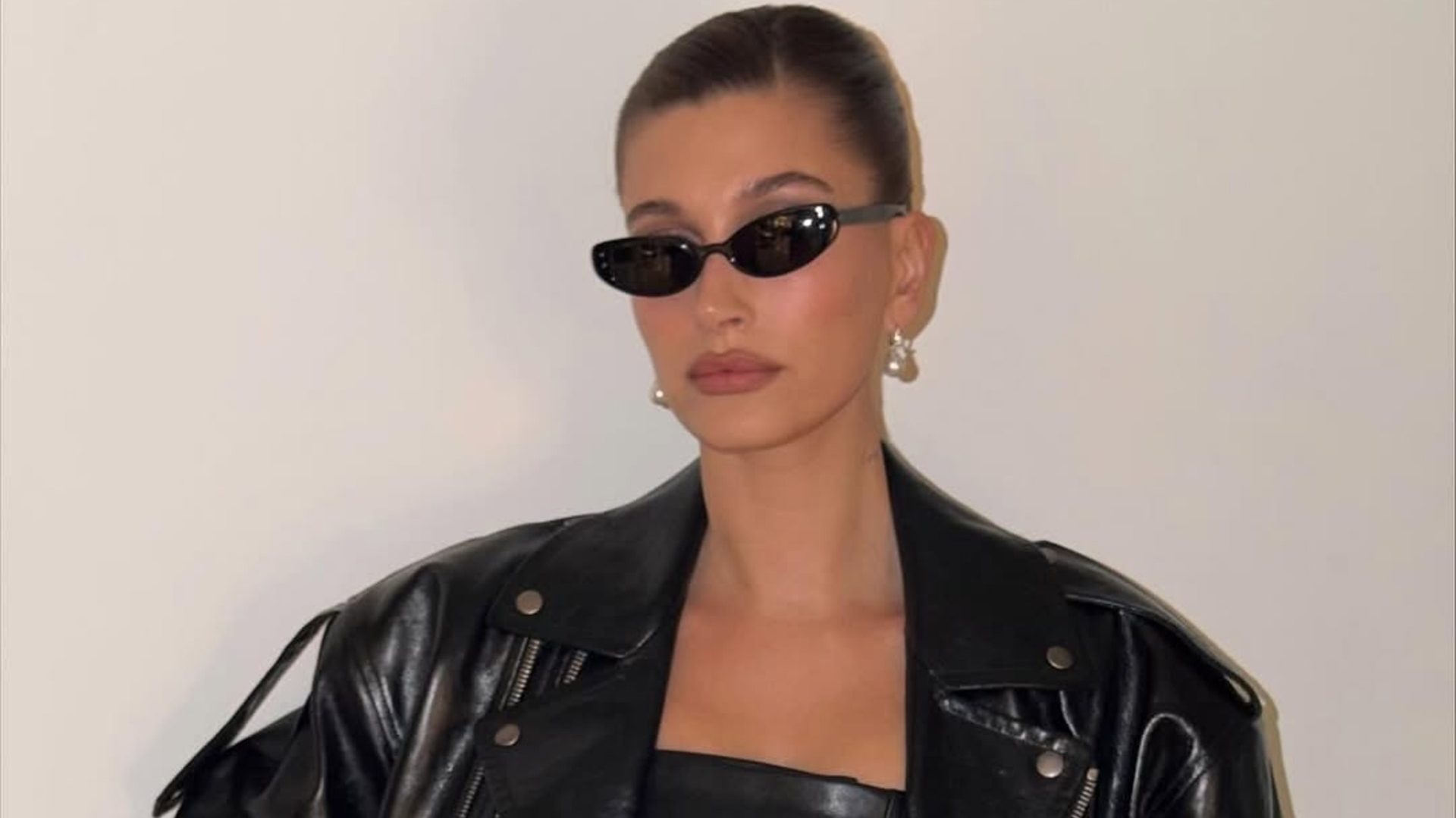 Τα glass nails της Hailey Bieber είναι ονειρικά 1