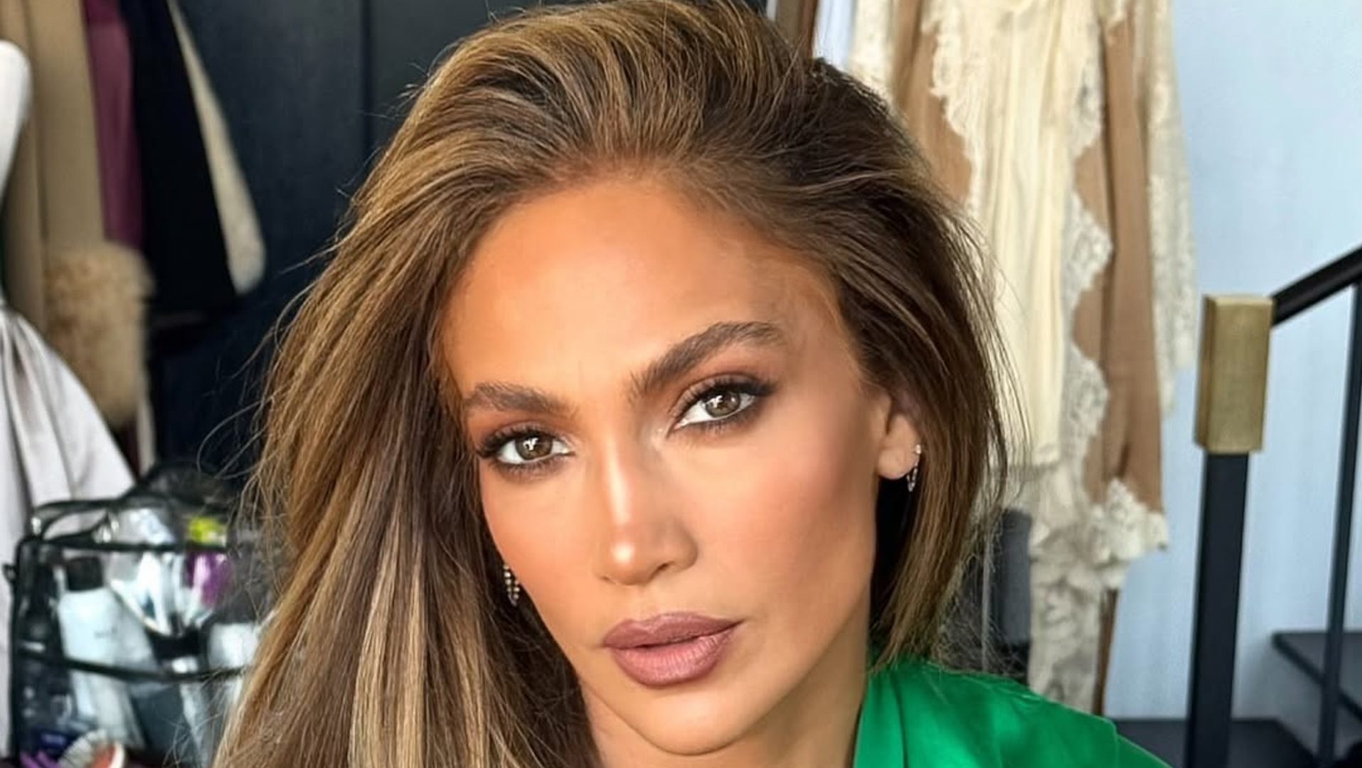 Jennifer Lopez: Είπε «ναι» στο toasted mani trend 1