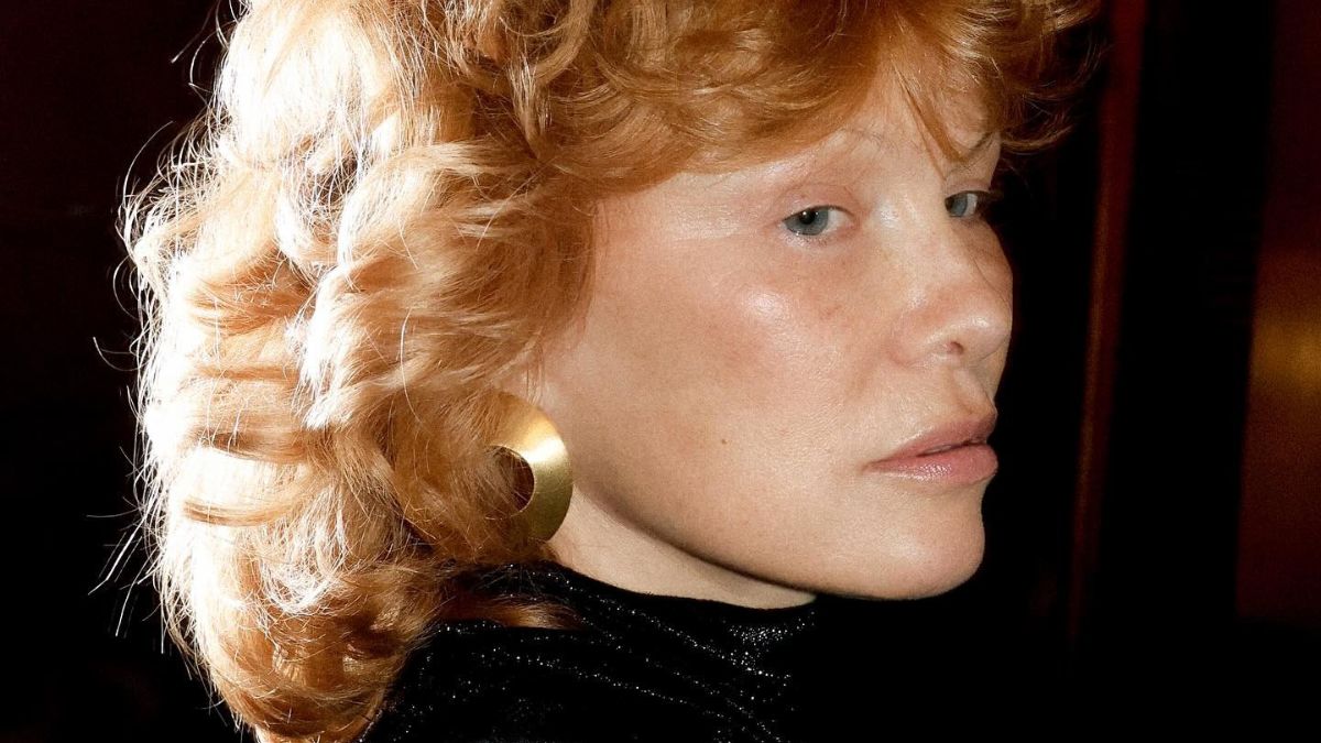 Pamela Anderson: Αποδόμησε εντελώς την παλιά της εικόνα (και η νέα της πηγαίνει πολύ)