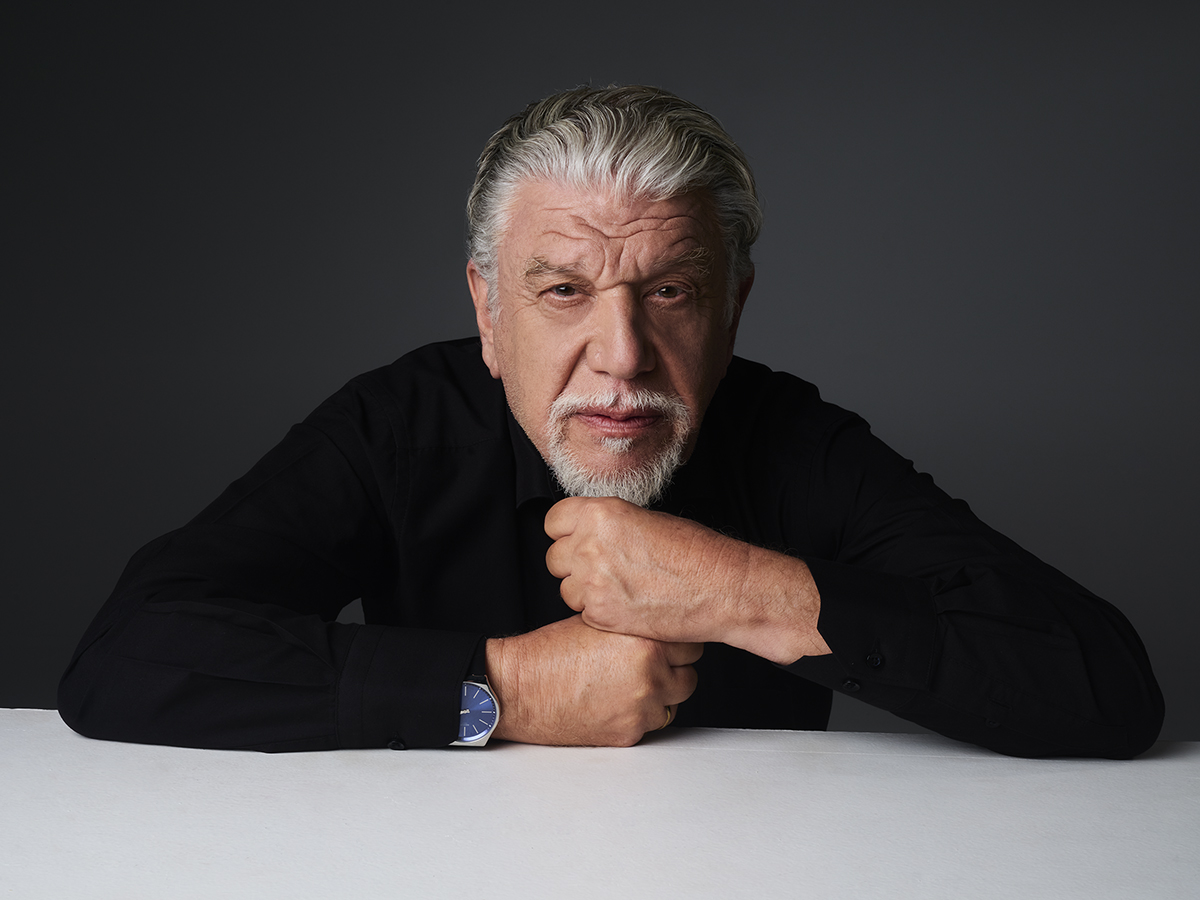 Γιάννης Βούρος: «Ο πραγματικός παλμός του πολιτισμού εξακολουθεί να χτυπά στο ζωντανό θέατρο»