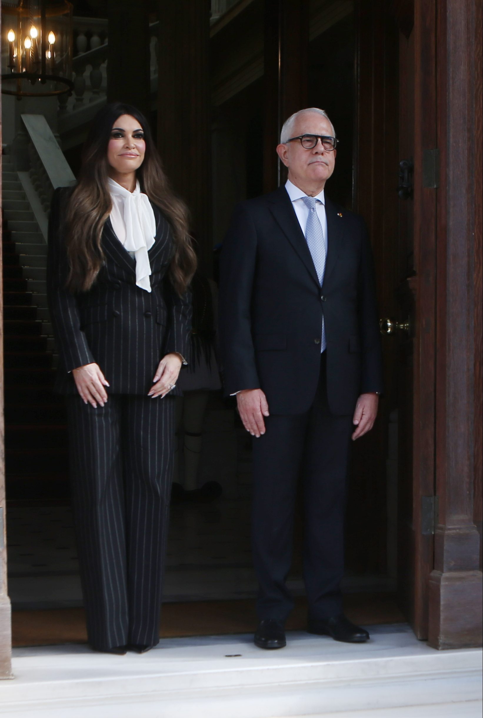 Kimberly Guilfoyle: Η «outfit φόρμουλα» που δεν αποτυγχάνει ποτέ στις on duty εμφανίσεις της 2