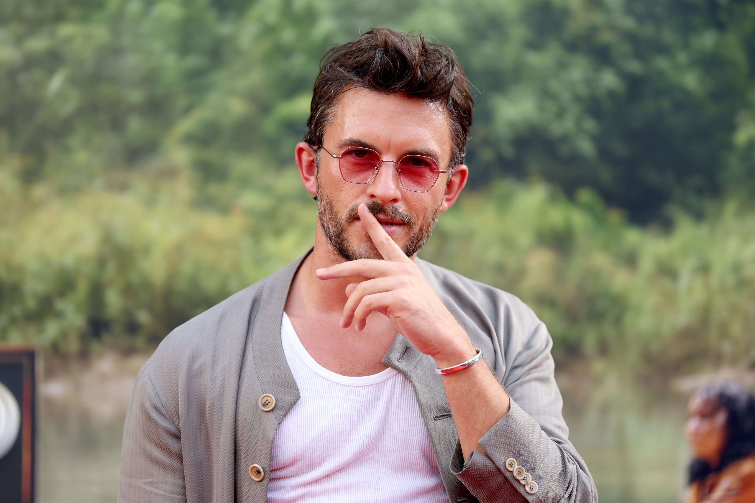 O πιο σέξι άντρας του κόσμου για το 2025: Ποιος είναι ο Jonathan Bailey -ο πρώτος ανοιχτά ομοφυλόφιλος που κατακτά τον τίτλο