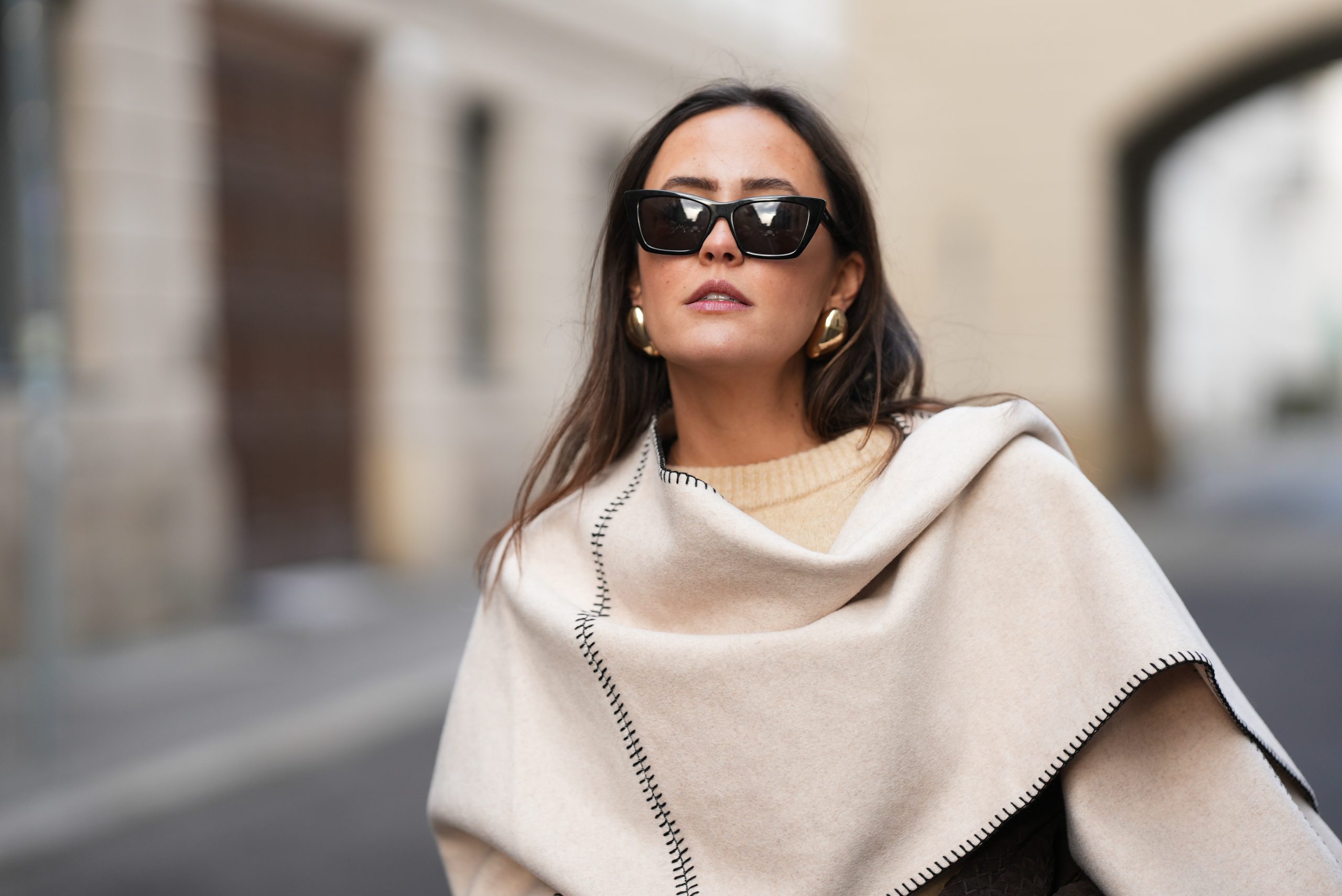 Το πιο chic πουλόβερ του φετινού χειμώνα κάνει κάθε σύνολο να δείχνει πιο ακριβό 1