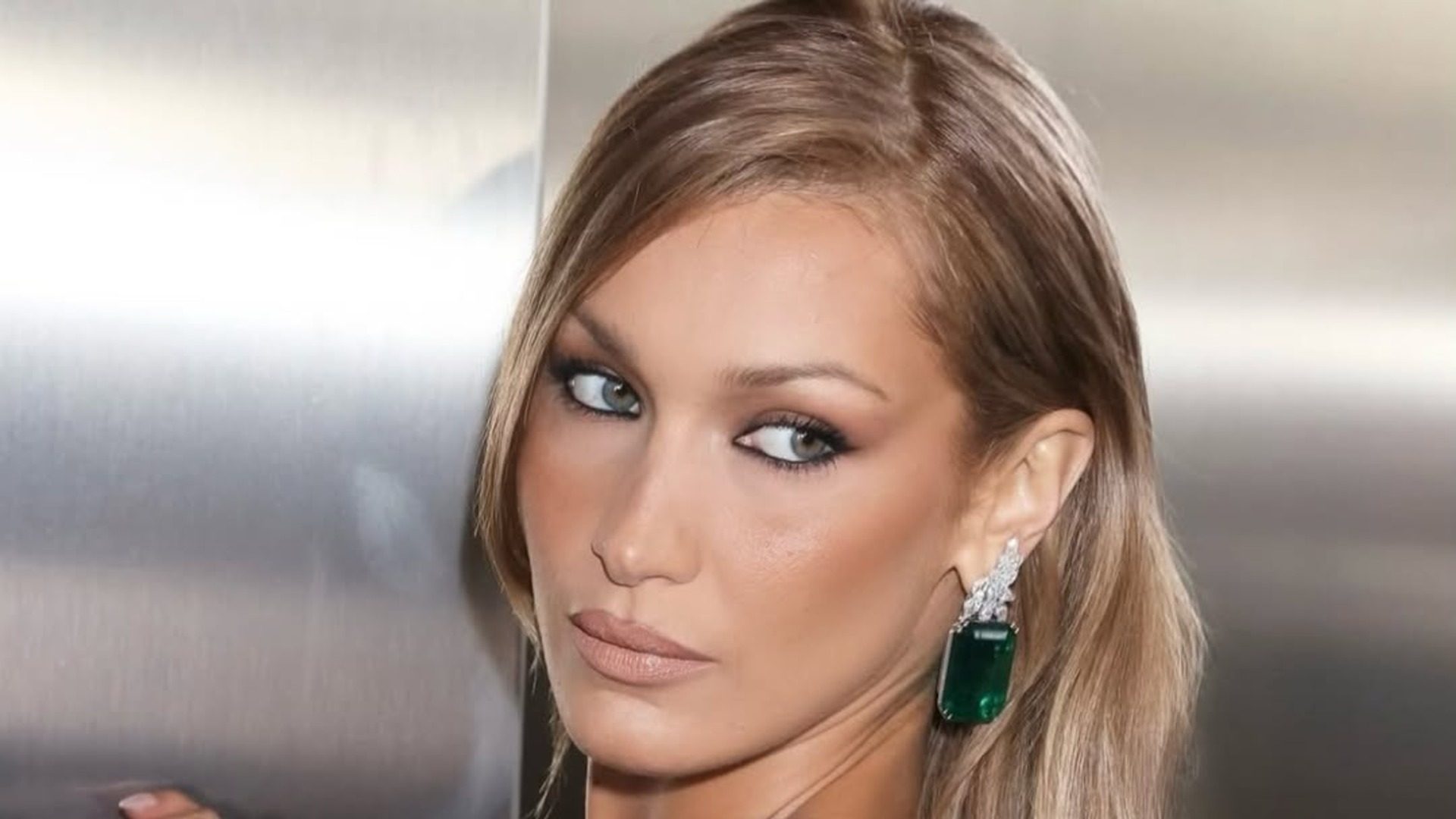 Ο hair colorist της Margot Robbie και της Bella Hadid μοιράστηκε τα μυστικά του 1