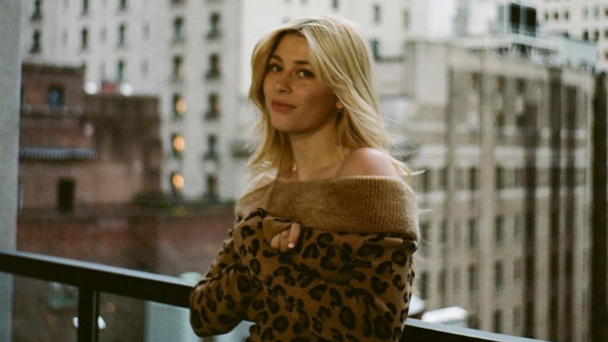 Clementine Vaughn: Η 21χρονη «πληθωρική» κόρη της Claudia Schiffer