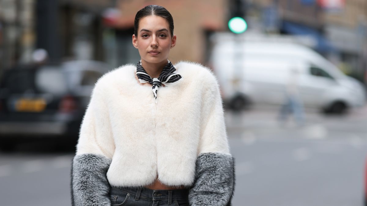 Το cropped γούνινο jacket: Η πιο δυνατή επιστροφή του χειμώνα 1