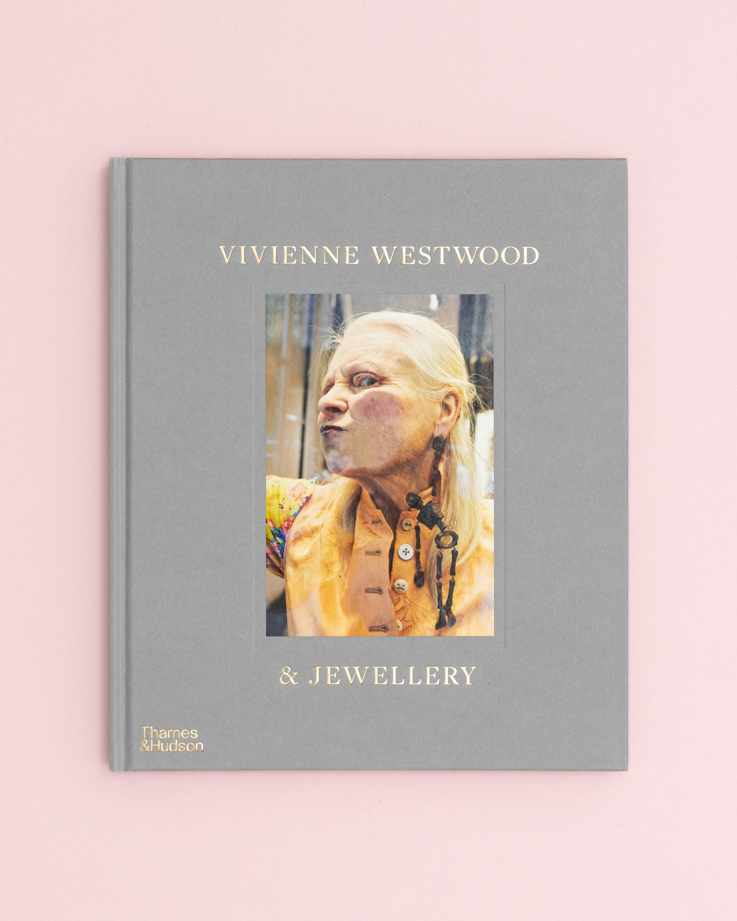 Vivienne Westwood & Jewellery: Ολόκληρο το αρχείο κοσμημάτων της σχεδιάστριας σε ένα βιβλίο 2