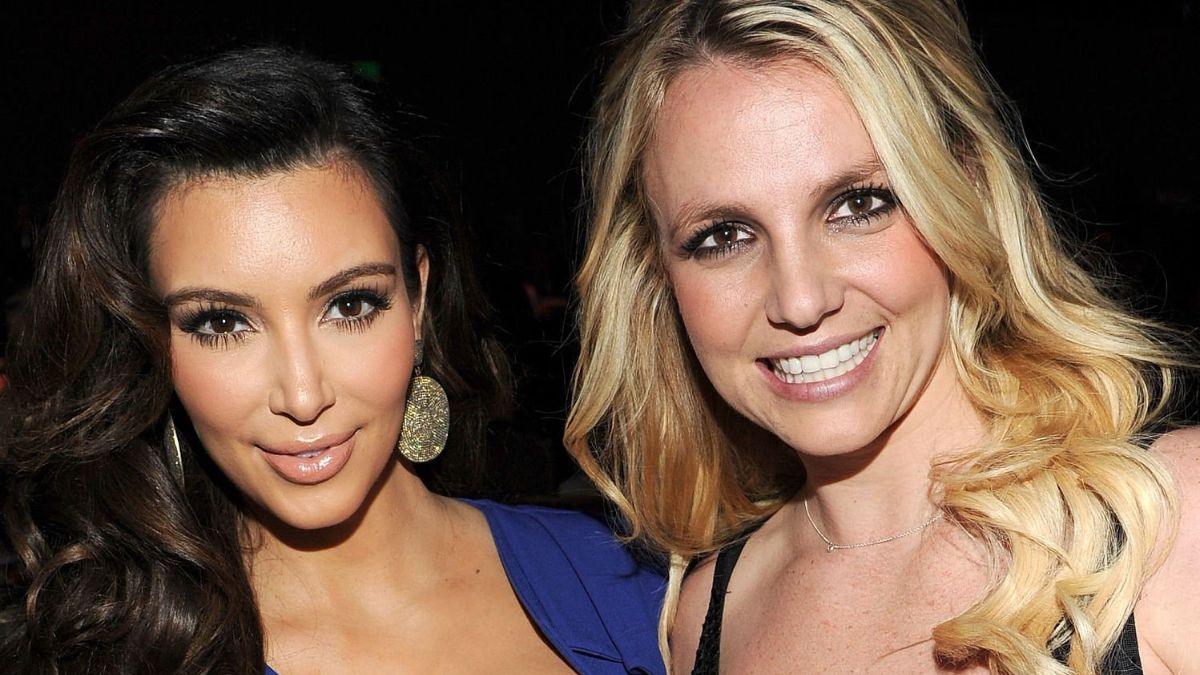 Britney Spears: Το βίντεο στο κρεβάτι μαζί με τις Kim και Khloé Kardashian 1