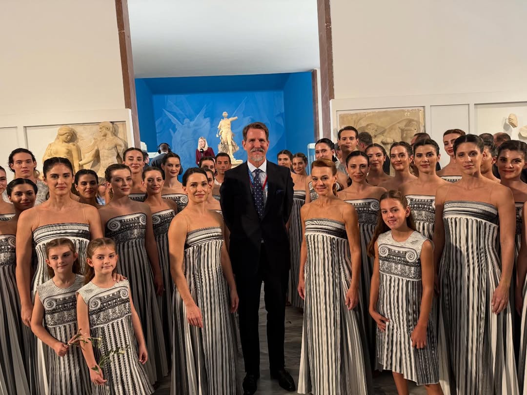 Ο Παύλος Ντε Γκρες στην Αρχαία Ολυμπία: Στην Τελετή Αφής της Ολυμπιακής Φλόγας για το Milano-Cortina 2026 1