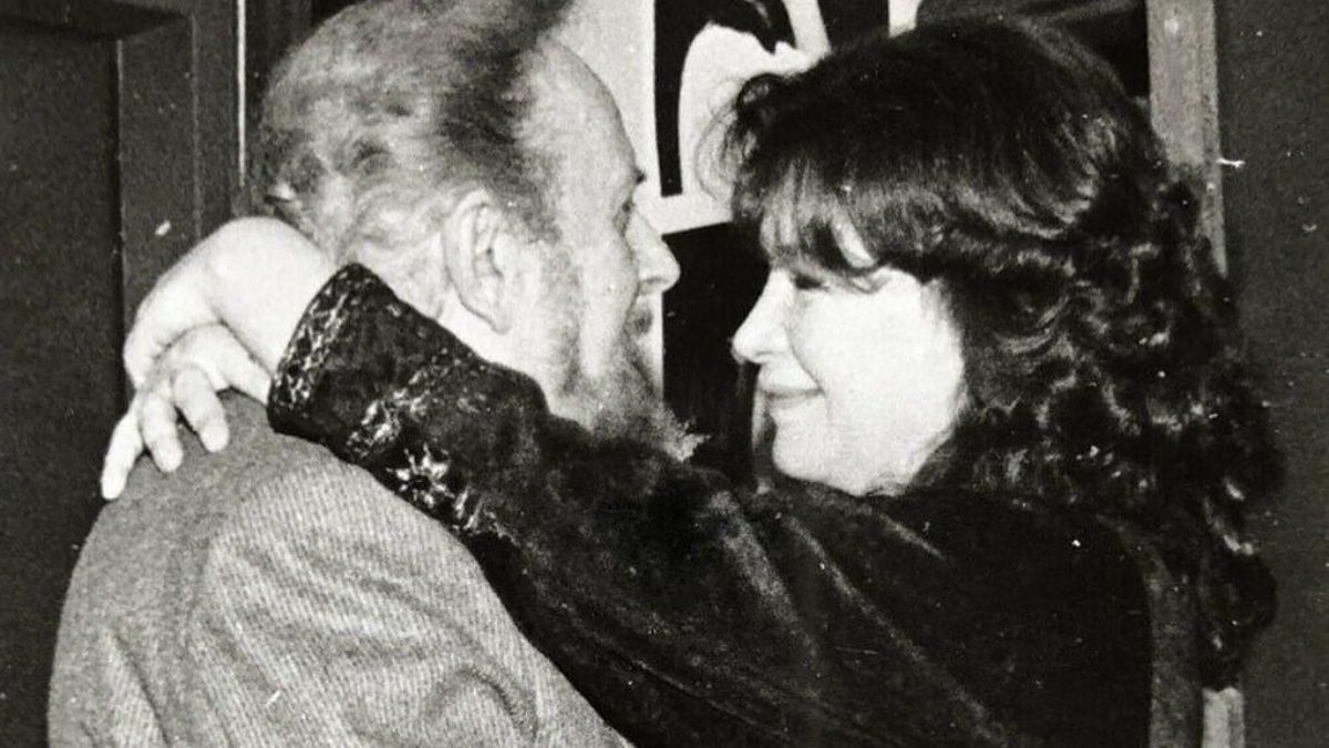 Όταν ο Γιάννης Ρίτσος είχε δώσει τα συγχαρητήρια του στη Τζένη Καρέζη 1