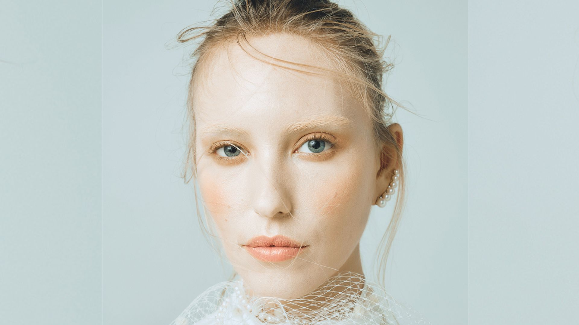 Η Ρένα Γιώτη ανοίγει τον κόσμο της και μιλά για την ομορφιά, τα social media και το ταξίδι της στην υποκριτική 1