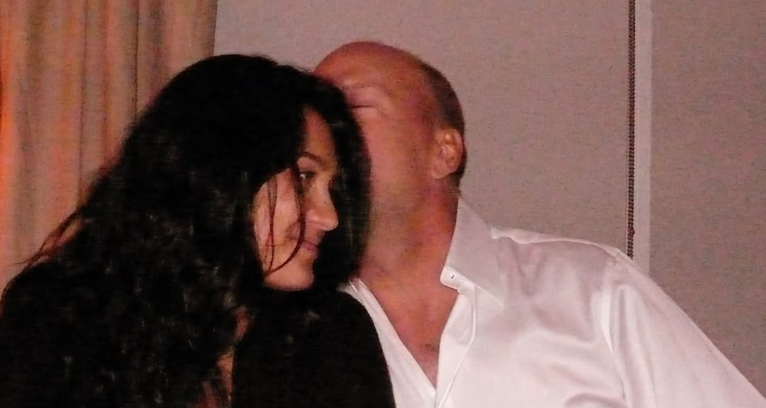 Η Emma Heming γιορτάζει 18 χρόνια αγάπης με τον Bruce Willis με μια τρυφερή φωτογραφία από τα παλιά