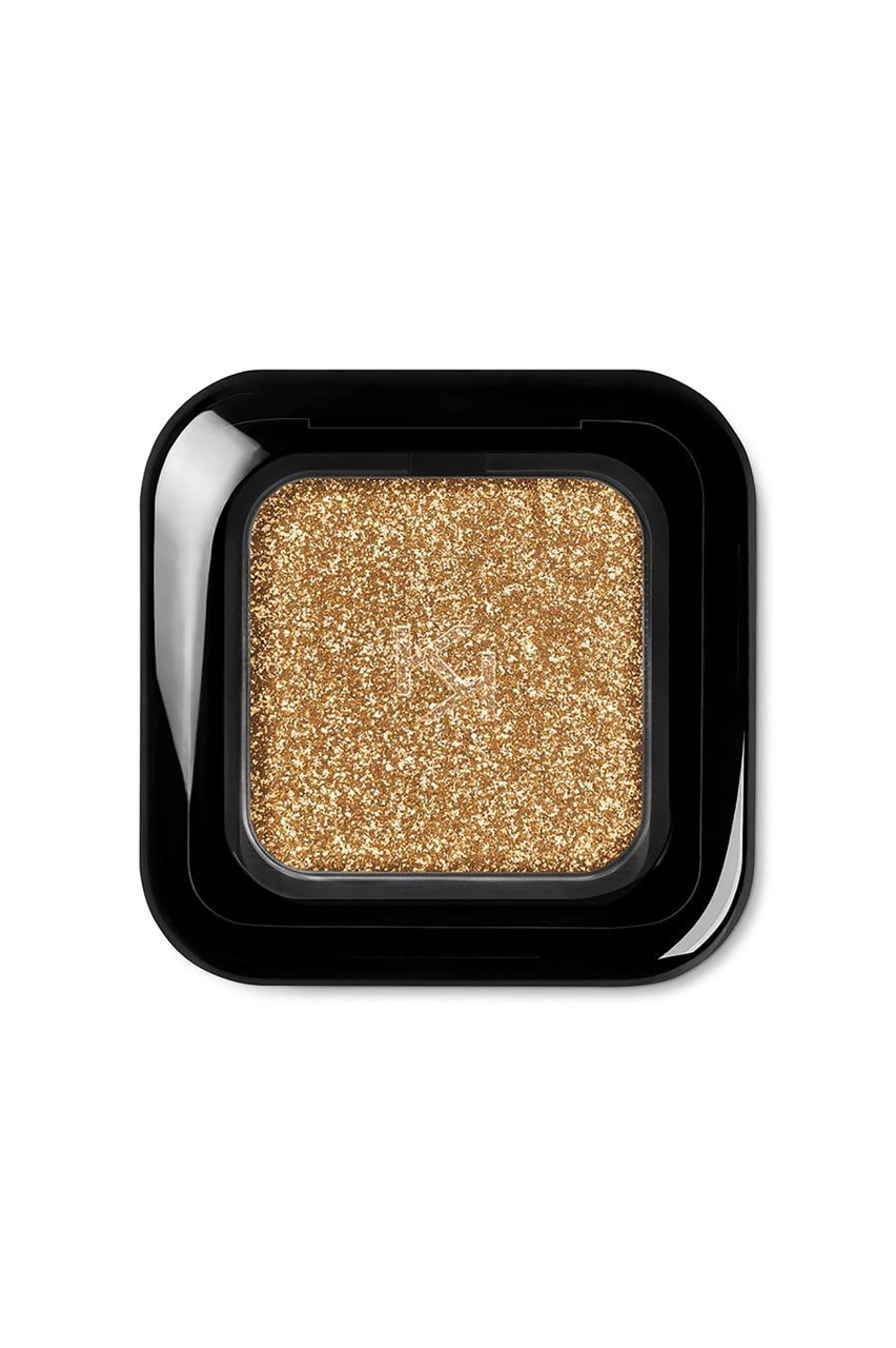 Η Charlize Theron φοράει τη χρυσή σκιά των γιορτών που θα λατρέψετε 4