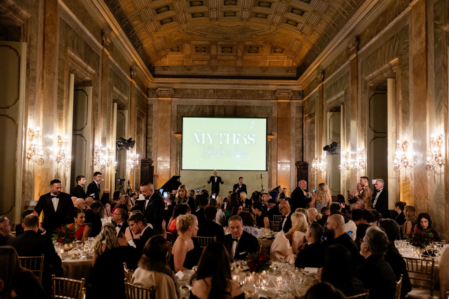 MYTHOS Gala & Awards: Μια βραδιά όπου η τέχνη, η φιλανθρωπία και η παγκόσμια λάμψη συναντήθηκαν στο Palazzo Colonna 1