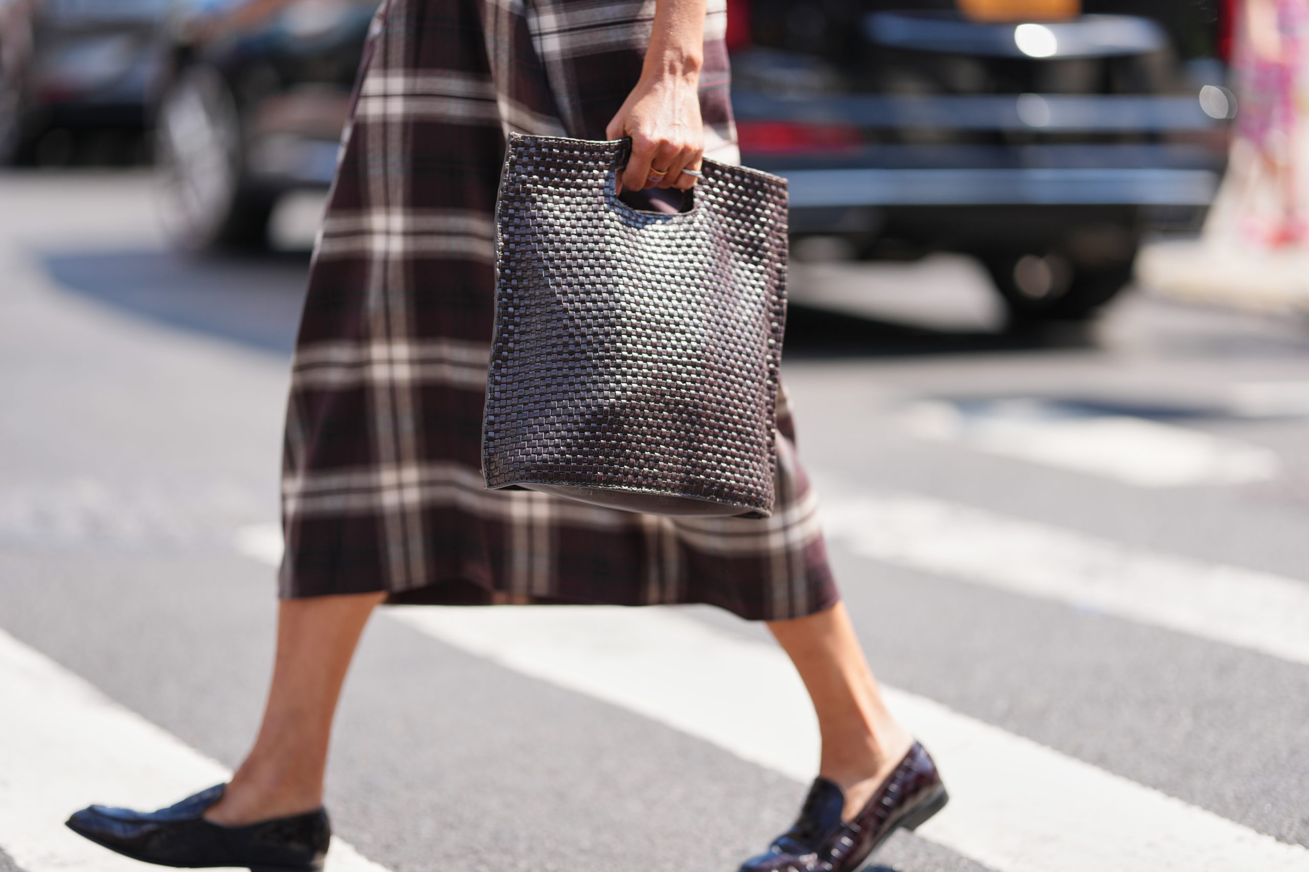 H καρό φούστα επιστρέφει – Βρήκαμε τις ωραιότερες 1