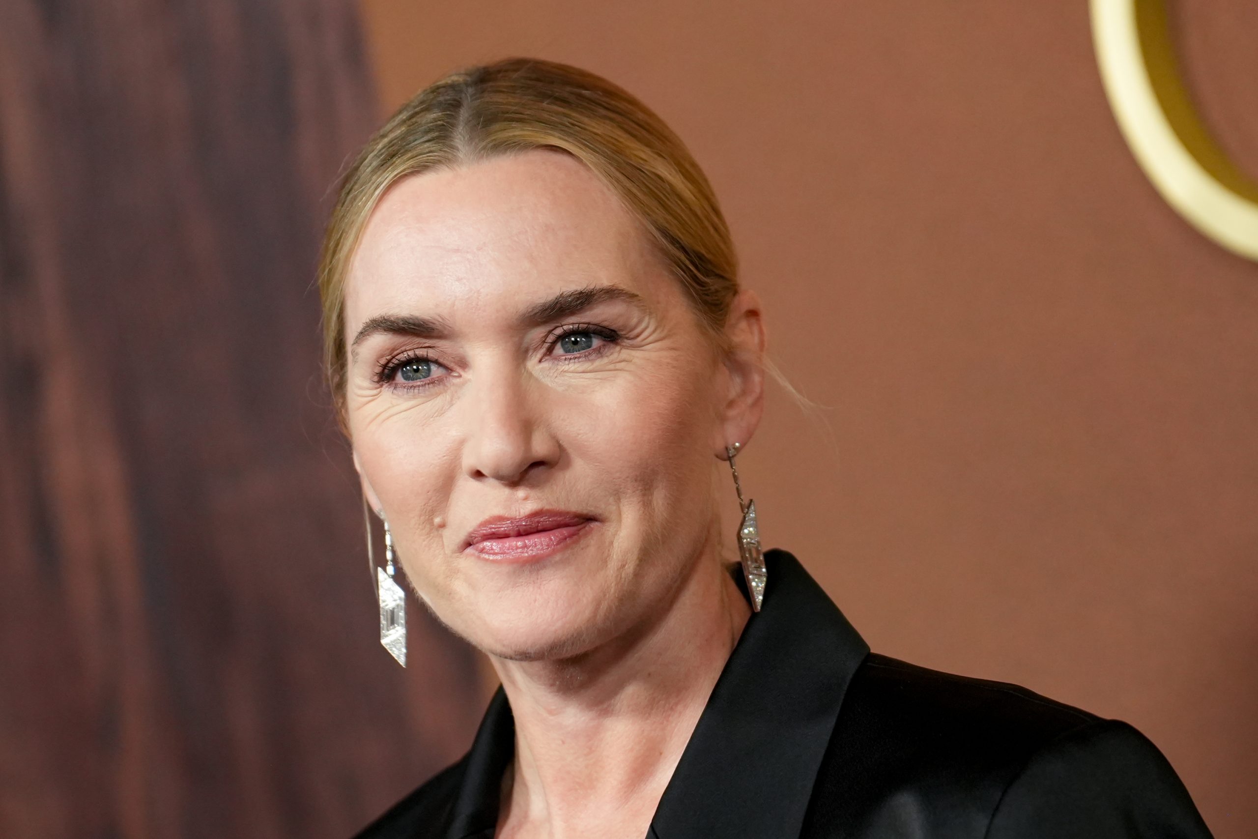 Kate Winslet: Η ωμή αλήθεια για την ομορφιά, τις ενέσεις αδυνατίσματος και τα πρότυπα που «καταστρέφουν» τις γυναίκες