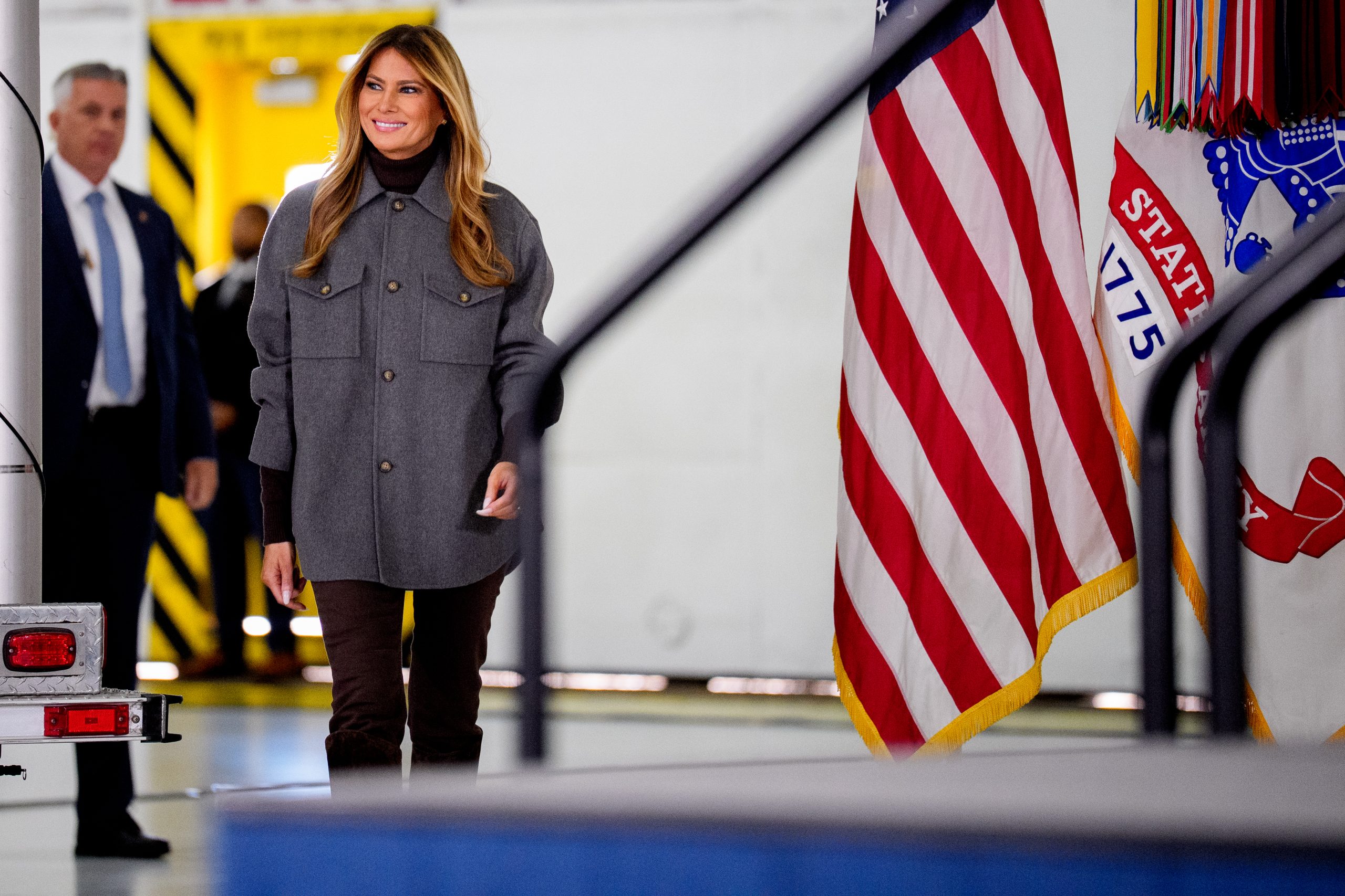 Melania Trump: Ντύθηκε στην παλέτα που αποπνέει πολυτέλεια και κομψότητα 1